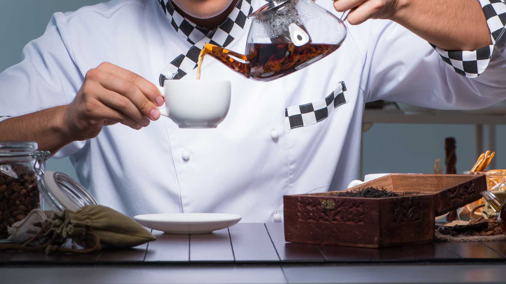 a ceylon tea connoisseur pouring ceylon tea